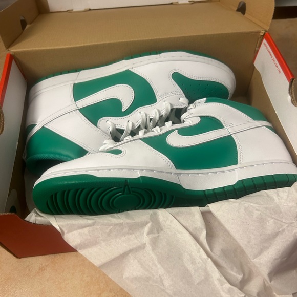 Nike dunk high white stadium green size 11 men - Picture 2 of 6